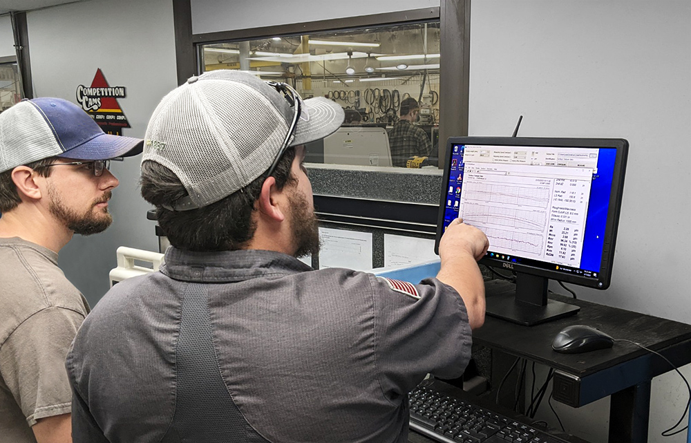 An operator and engineer discuss camshaft lobe surface data in Digital Metrology’s Omni Profile software., courtesy of Chris Potter and COMP Cams