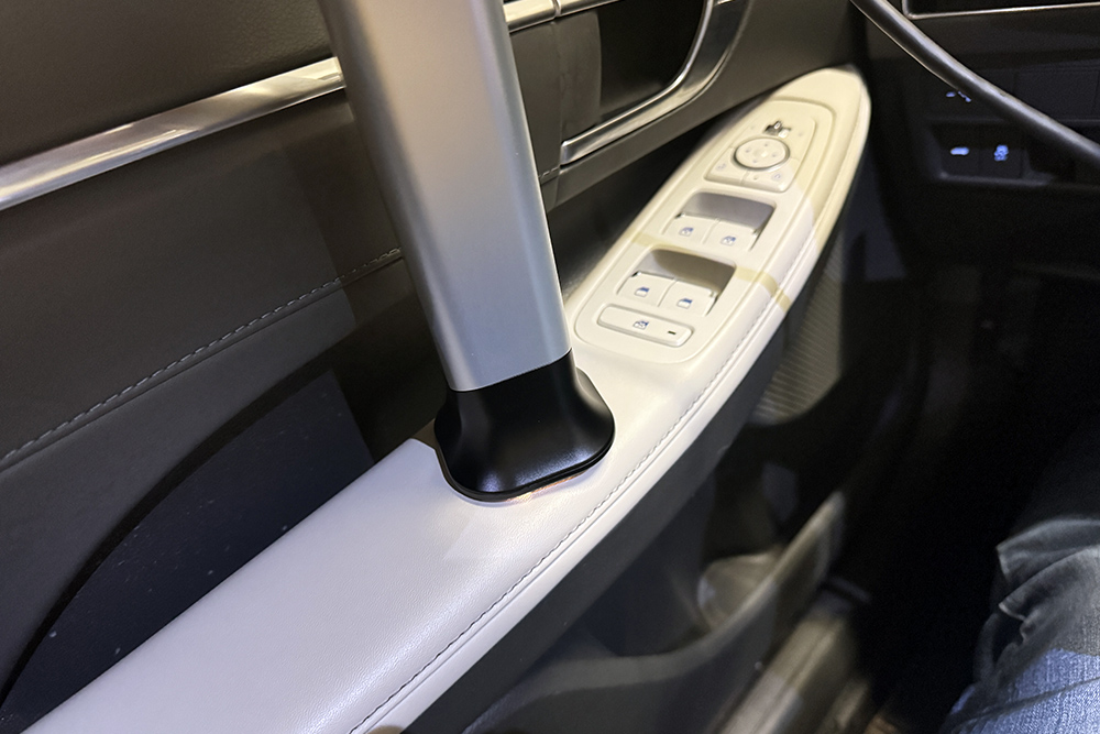 organic texture, leather, left door armrest, gelsight, digital metrology